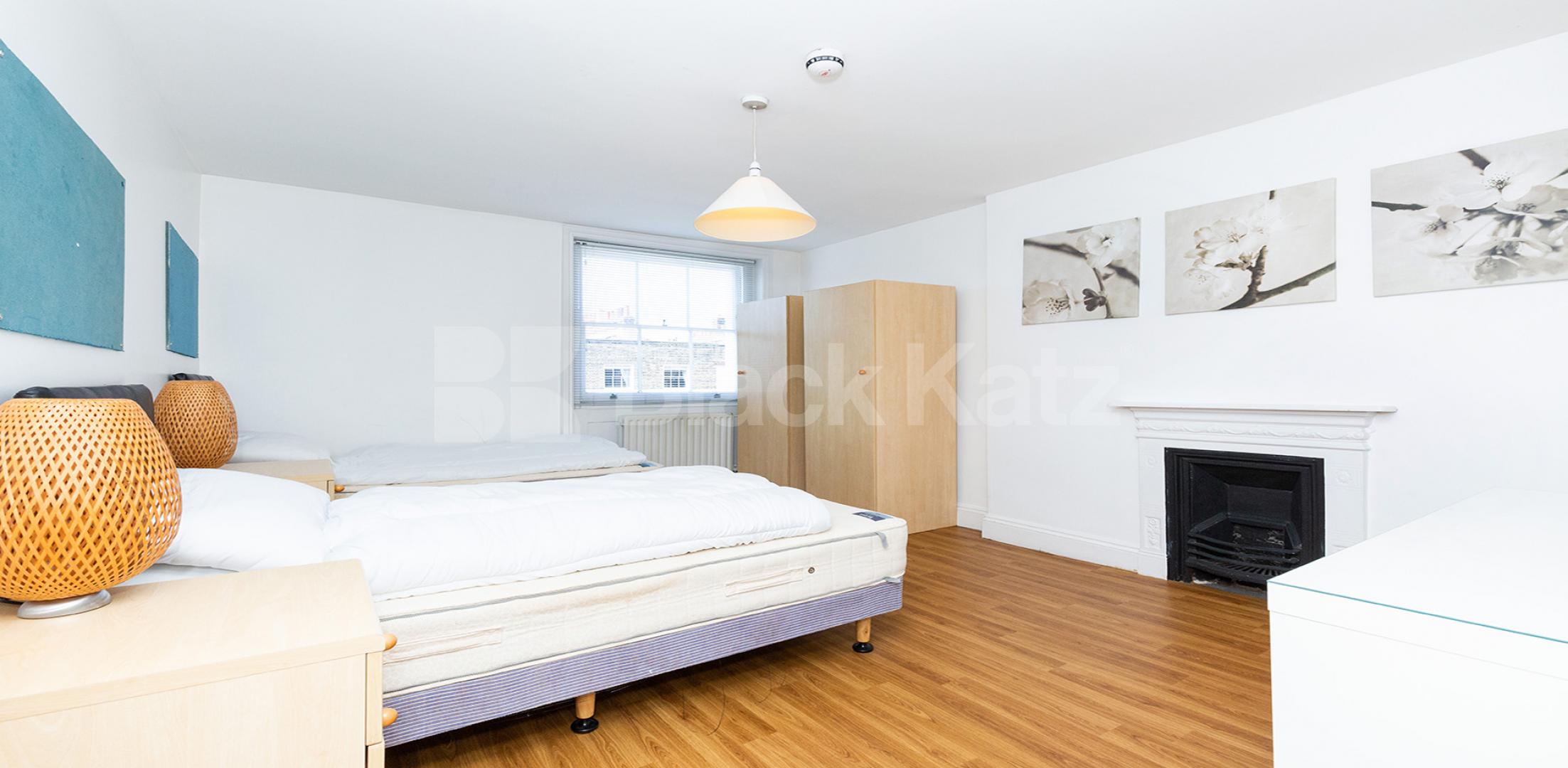 			MINS TO UCL, SOAS & LSE, 4 Bedroom, 1 bath, 1 reception Flat			 Bedford Place, BLOOMSBURY
